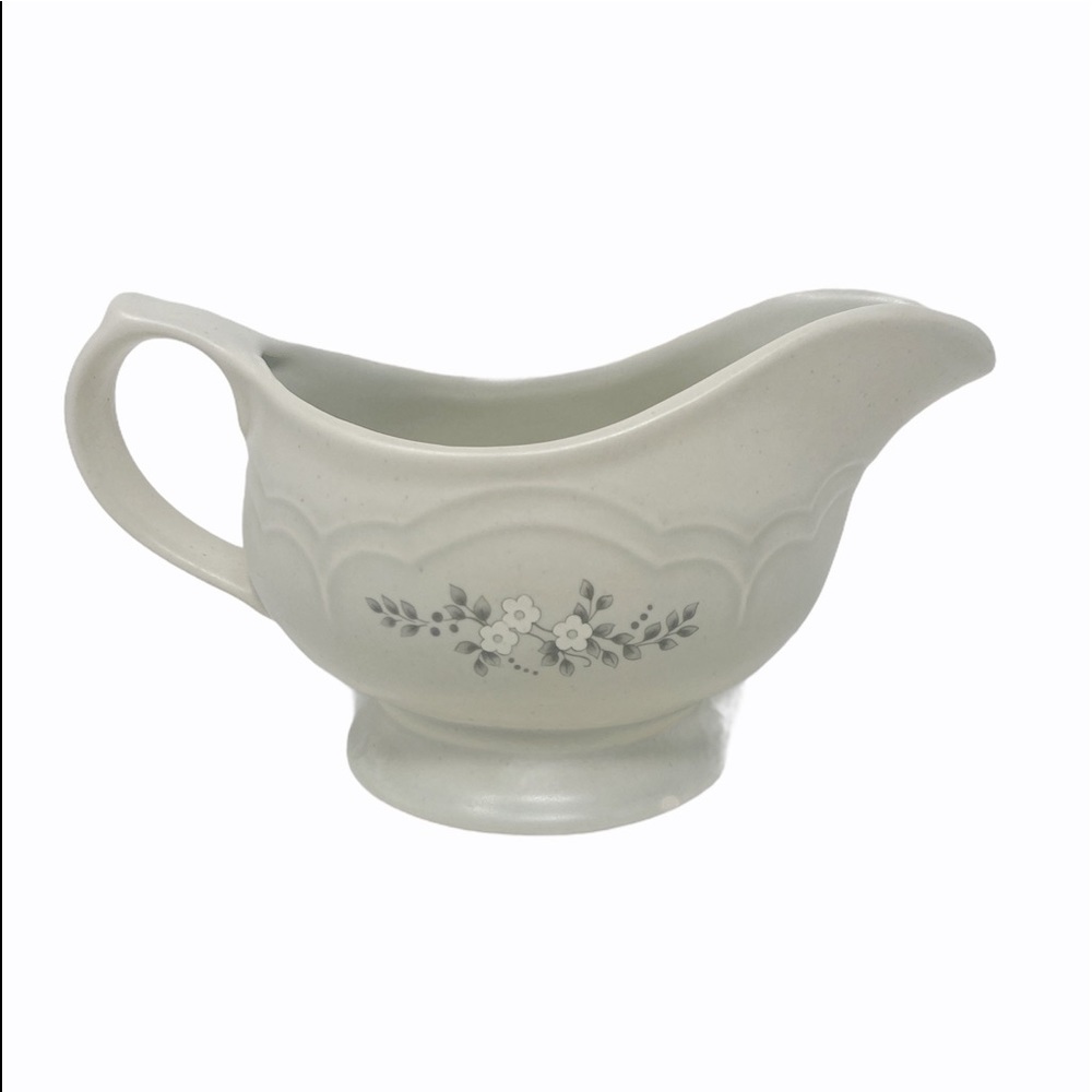 Pfaltzgraff HEIRLOOM Gravy Boat